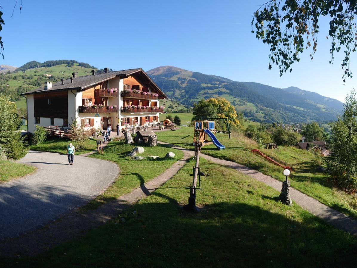 Familien Und Wanderhotel Clarezia Breil/Brigels Exterior foto